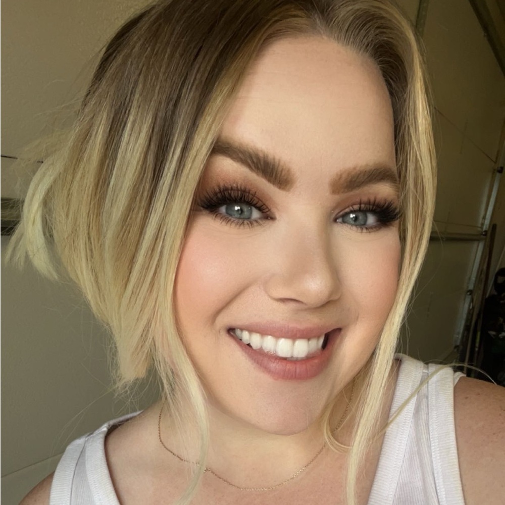 Meet your Posher, Alyssa
